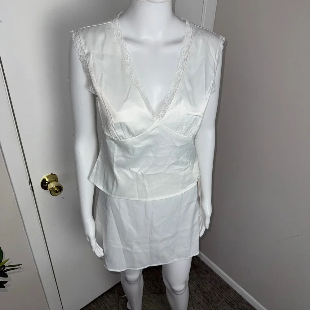 Commense Satin Mini Lace Trim Open‎ Back Sleeveless 2 piece set White Size Small